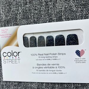 ColorStreet nails- living the gleam